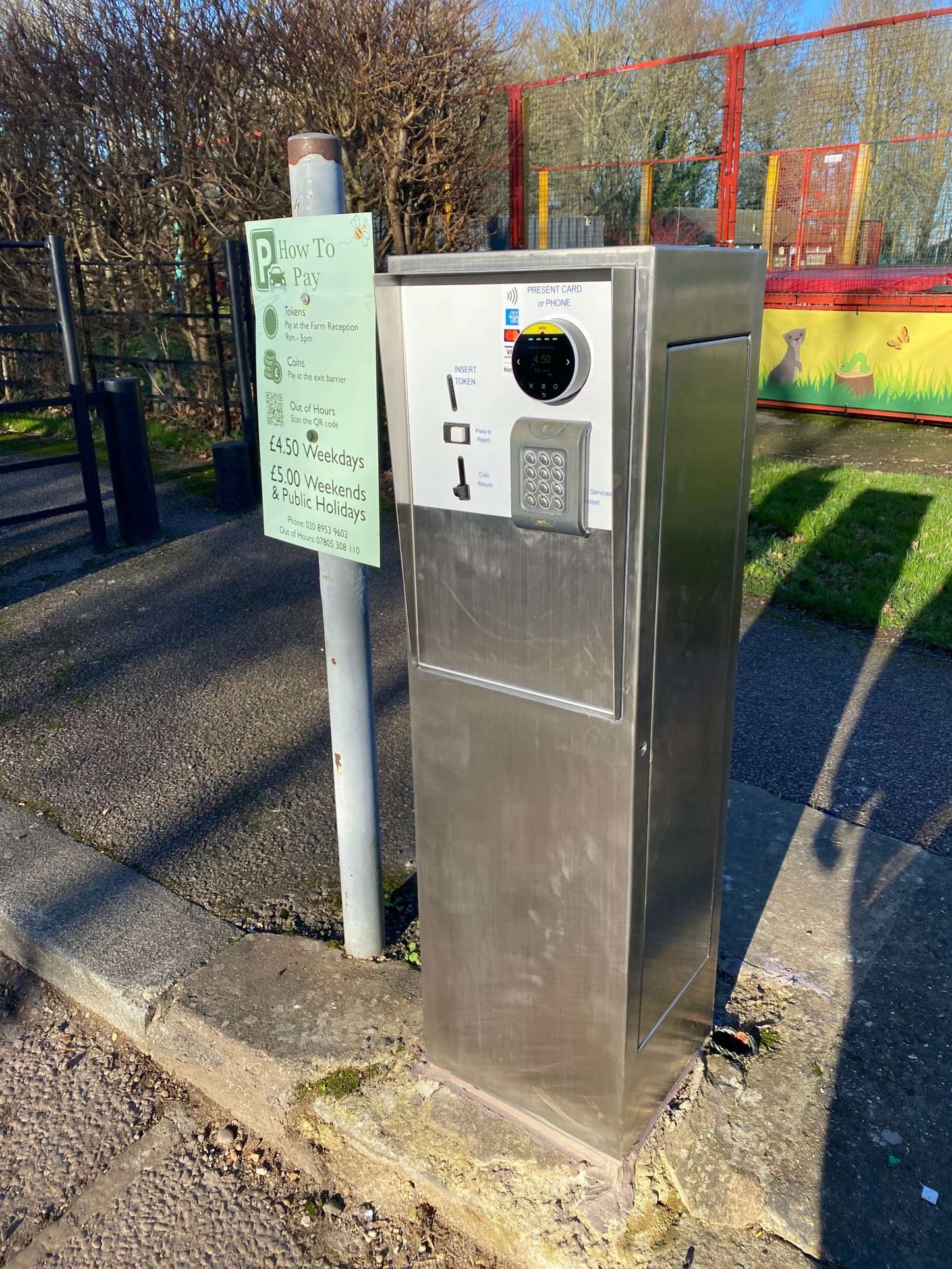 Evolve CPS100 Fixed Fee Parking Machine with coin, card, and note payment options for seamless car park solutions.