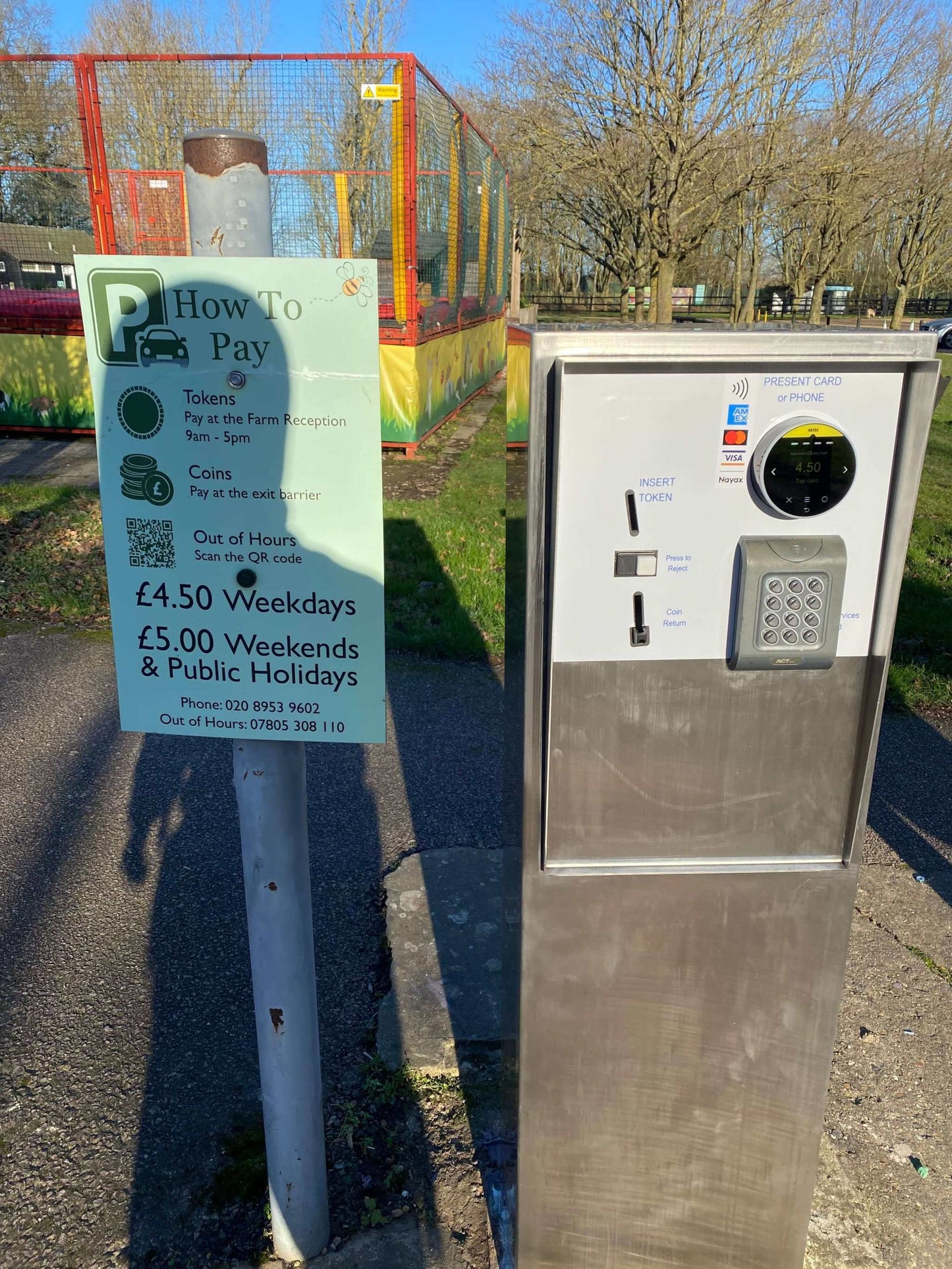 Evolve CPS100 Fixed Fee Parking Machine installed outdoors.