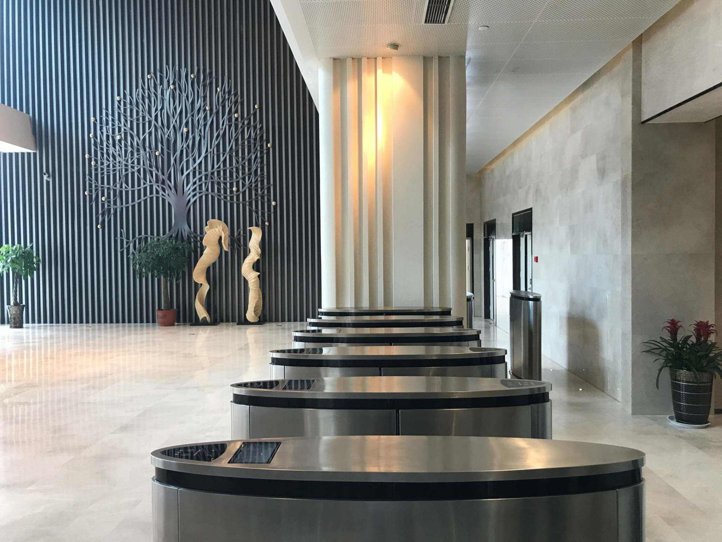 RG200 Retractable Gate in modern corporate lobby.