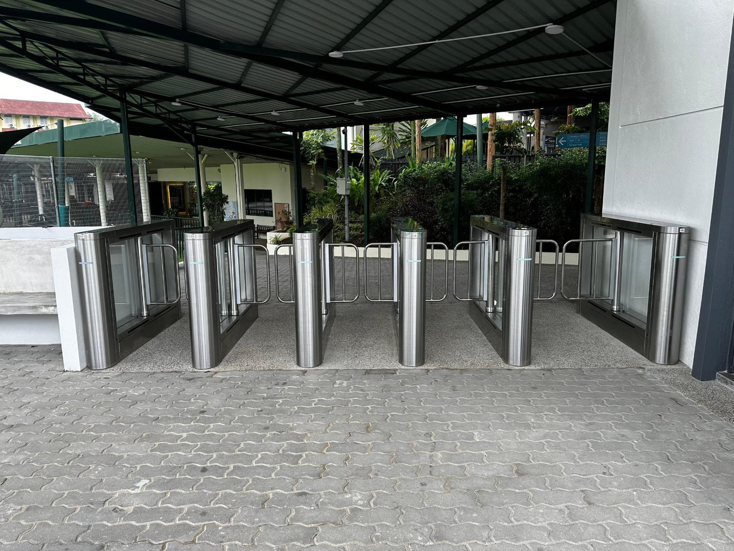 External Speed Gates